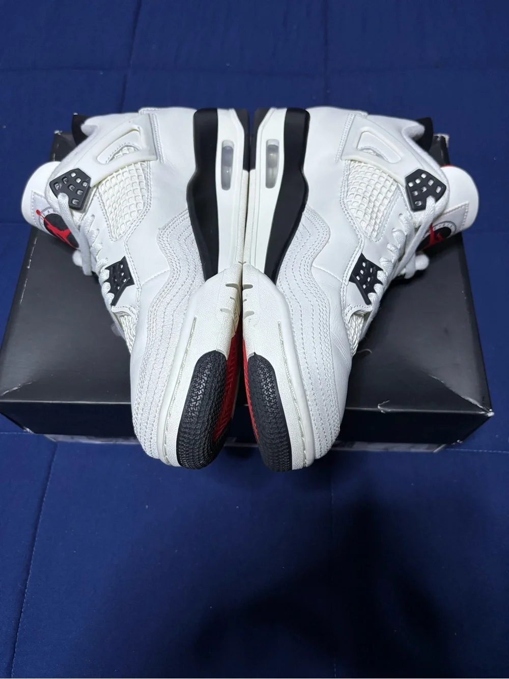 Jordan 4 Retro Flight Club 2026 Size 9.5